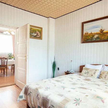 Vadkacsa Apartmanhaz Medencevel *