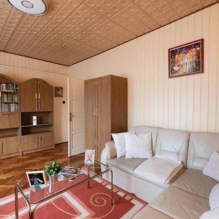 Vadkacsa Apartmanhaz Medencevel *