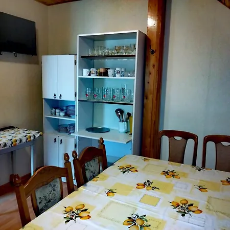 Vadkacsa Apartmanhaz Medencevel *