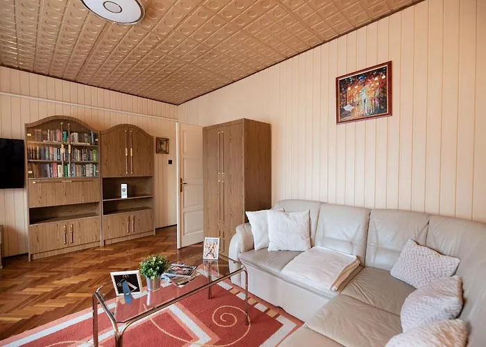 Vadkacsa Apartmanhaz Medencevel *