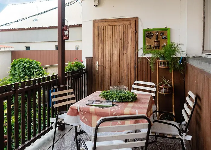 Vadkacsa Apartmanhaz Medencevel Zamardi