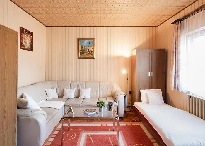 Vadkacsa Apartmanhaz Medencevel