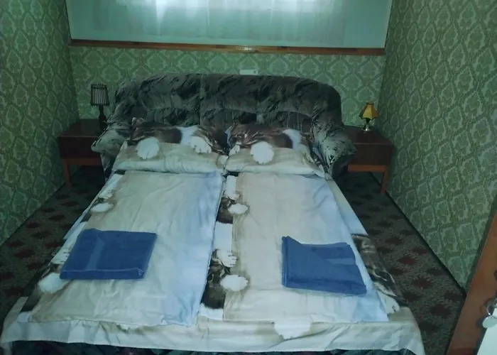 Vadkacsa Apartmanhaz Medencevel דירה זמראדי